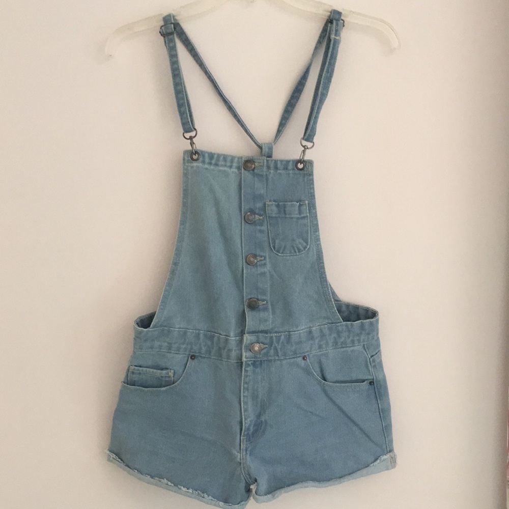 Light wash jean overall shorts - Picture 2 of 3